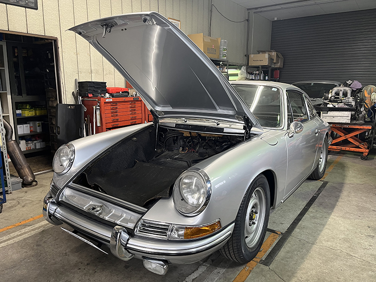 67ポルシェ911ハザードスウィッチ取り付け作業