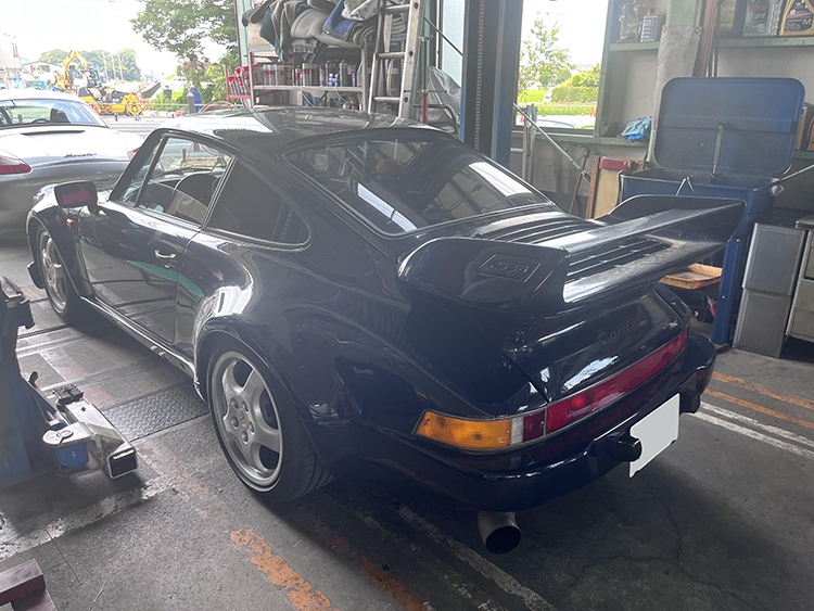 85ポルシェ930車検