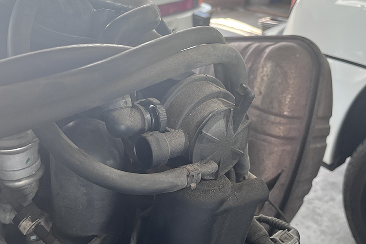 ポルシェ996オイルセパレーター交換