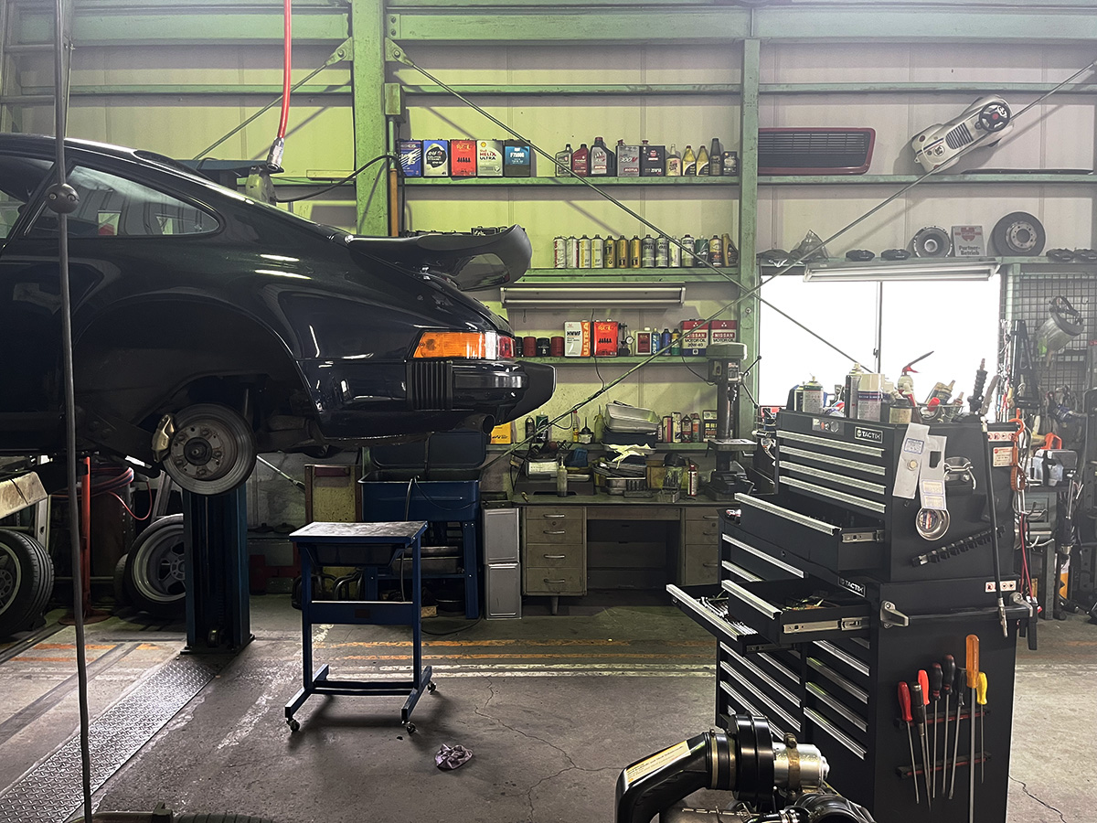 ポルシェ911(930)車検作業