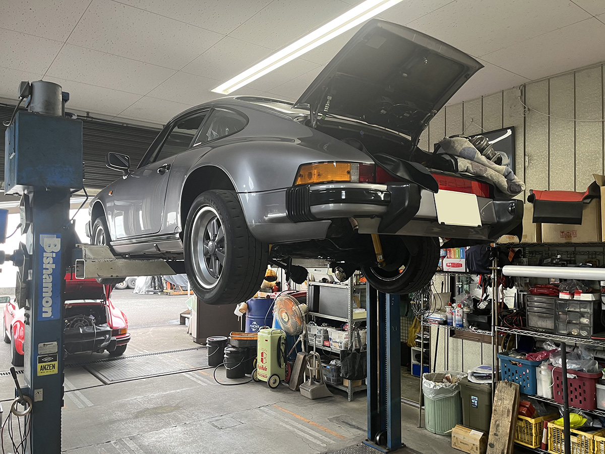 ポルシェ911(930)クラッチ修理作業