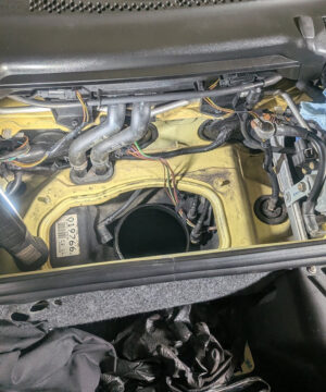 ポルシェボクスター燃料ポンプ交換作業