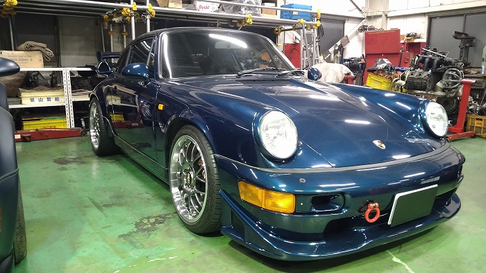 ポルシェ964ブレーキキャリパーペイント作業