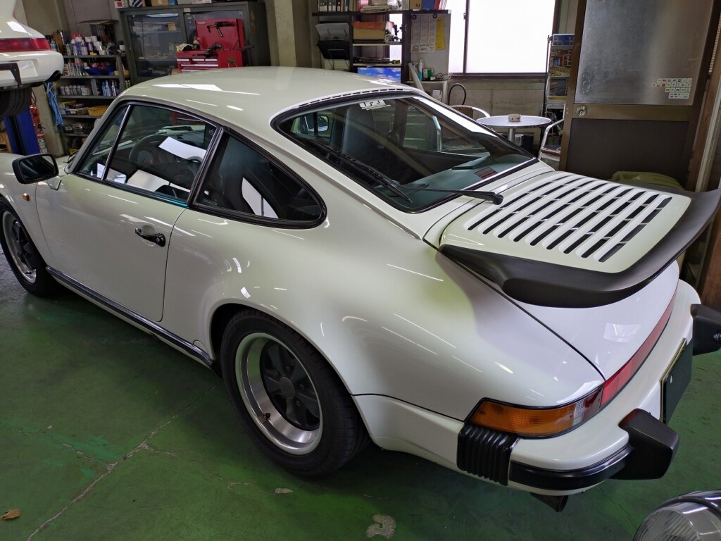ポルシェ911 3.2カレラの整備画像