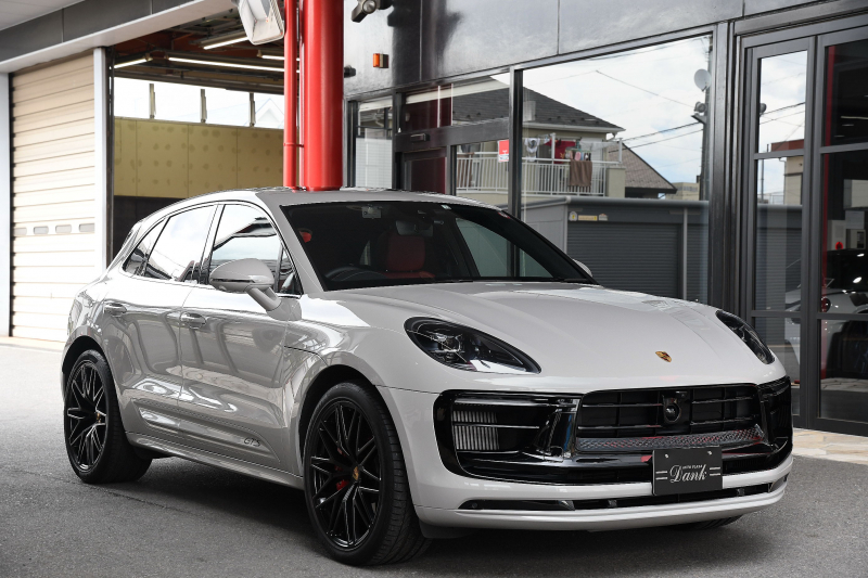 ポルシェ マカン GTS　ディーラー車　麻布店展示車両