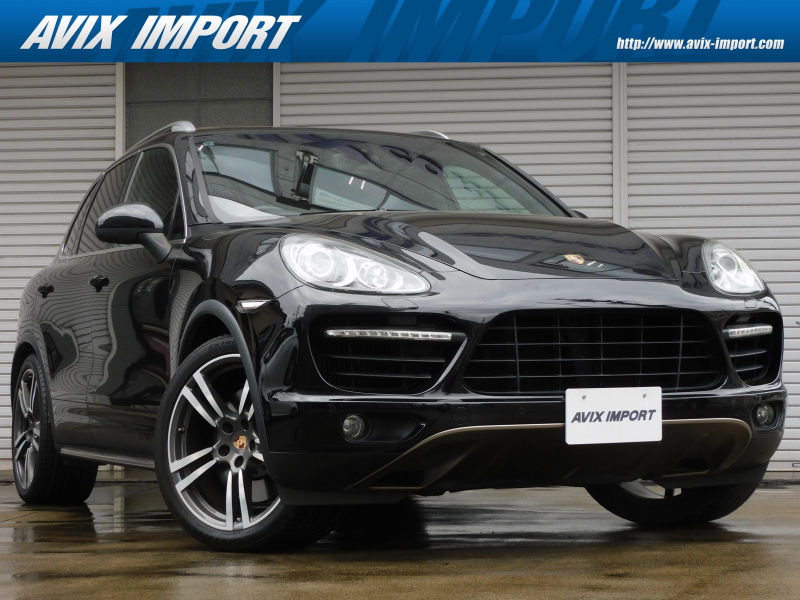 ポルシェ カイエン Turbo 右H正規D車 ｽﾎﾟｰﾂｸﾛﾉPKG ﾊﾟﾉﾗﾐｯｸR 黒革 18way電動ｱﾀﾞﾌﾟﾃｨﾌﾞｽﾎﾟｰﾂｼｰﾄ 全席ｼｰﾄﾋｰﾀｰ 純正ﾅﾋﾞ地ﾃﾞｼﾞ 社外Rｴﾝﾀｰ BOSEｻｳﾝﾄﾞ Bｶﾒﾗ＆PAS ｸﾙｺﾝ ﾊﾞｲｷｾﾉﾝHL 電動Rｹﾞｰﾄ ｽﾃﾝﾚｽｽｷｯﾄﾌﾟﾚｰﾄ(F/R) PASMｴｱｻｽ 赤ｷｬﾘﾊﾟｰ 純正21AW