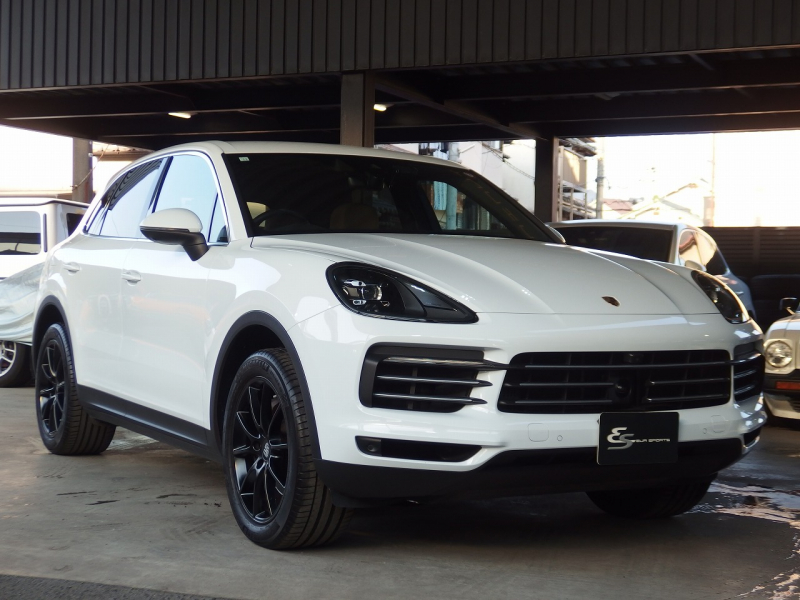 ポルシェ カイエン 2019yモデル　正規ディーラー車　右ハンドル