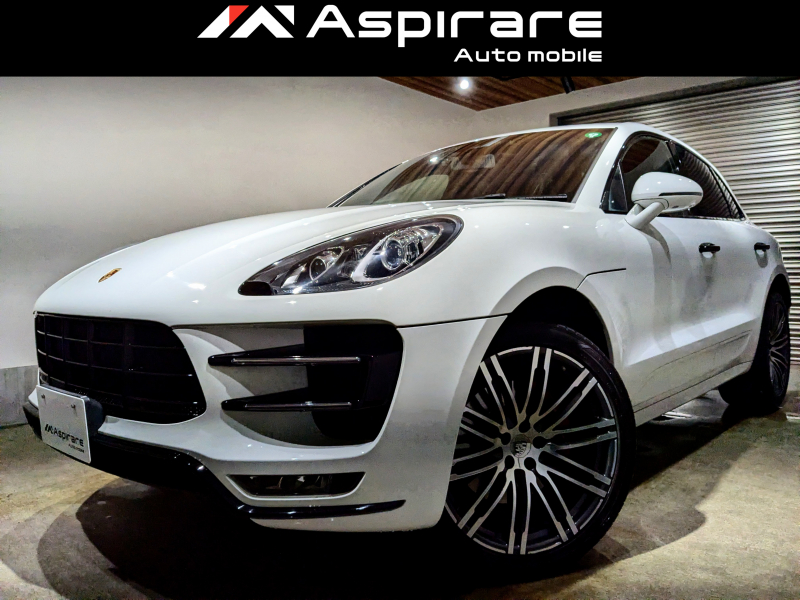 ポルシェ マカン ターボ　スポーツクロノPKG　黒革シート　シートヒーター　BOSEサウンド　エントリードライブ　18WAYスポーツシート　21インチアルミホイール　PCMナビ　リアカメラ　