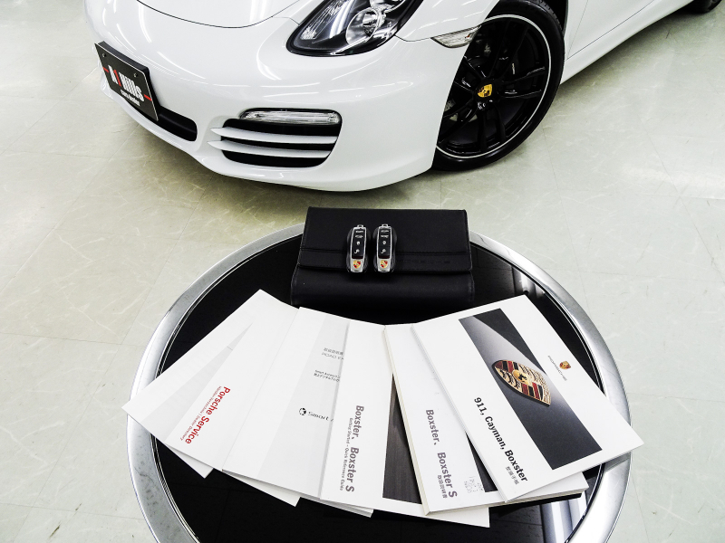 ポルシェ ボクスター 右ハンドル スポーツクロノ スポーツプラス パドルシフト スポーツステアリング 19インチブラックカラードホイール カラークレスト Pasm Psm Hidライト 電動格納ミラー ウインドリフレクター コライブレコーダー 中古車情報 ポルシェ中古車検索