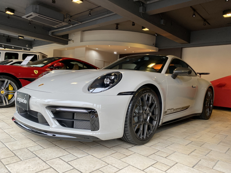 ポルシェ 911(Type992) CarreraT 7MTエアロキット軽量カーボンルーフLEDヘッドライト リアアクスルステアリング メーター＆スポクロ×ホワイトRace-TexGTステアリングRSスパイダーAW 新車保証継承OP合計389万円
