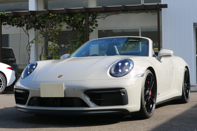 ポルシェ 911(Type992) カレラ4GTSカブリオレ　正規ディ－ラ－車　オプション多数
