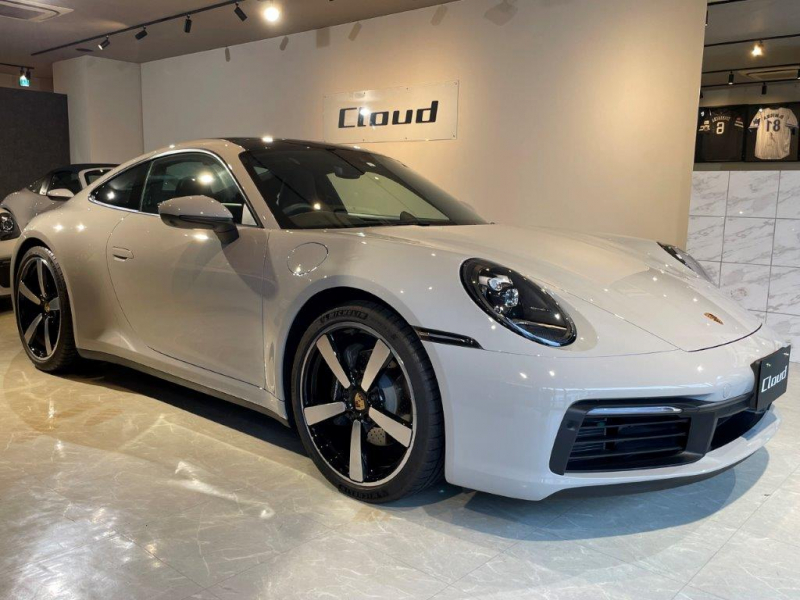 ポルシェ 911(Type992) Carrera PDK 1オーナー ガラスサンルーフ レザーインテリア スポーツクロノPKG スポーツエグゾースト OP340万円