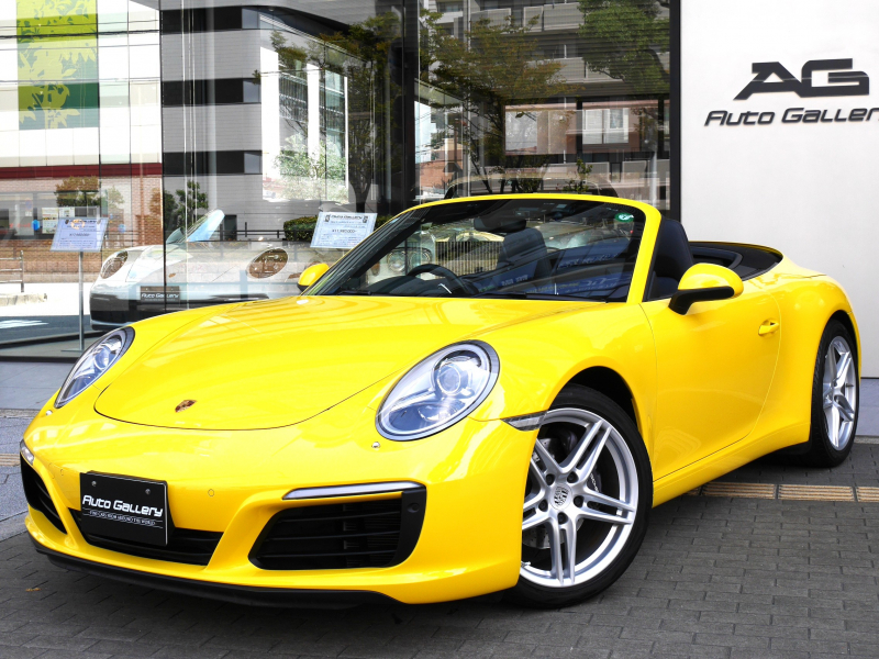 ポルシェ 911(Type991.2) カレラカブリオレ　ブラックレザーシート　ブラック電動ソフトトップ　19インチ  右ハンドル　希少レーシングイエロー　正規ディーラー車　