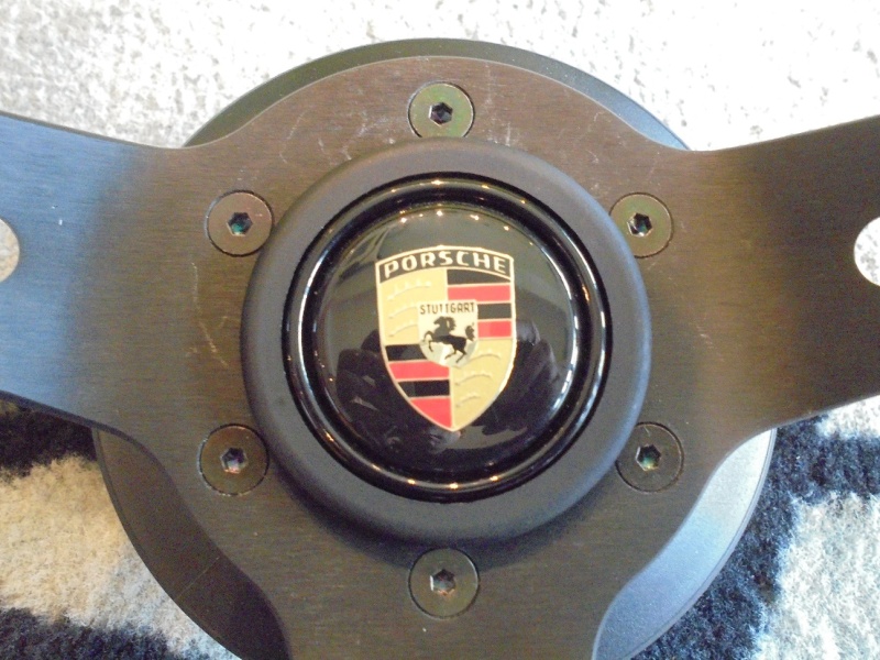 Porsche 930/964 振り乱し モモ純正ポルシェクレストホーンボタン