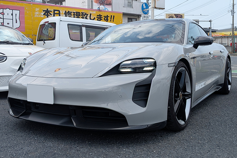 ポルシェタイカンターボS中古車の画像
